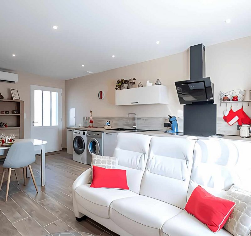 Séjour, salon, cuisine équipée
