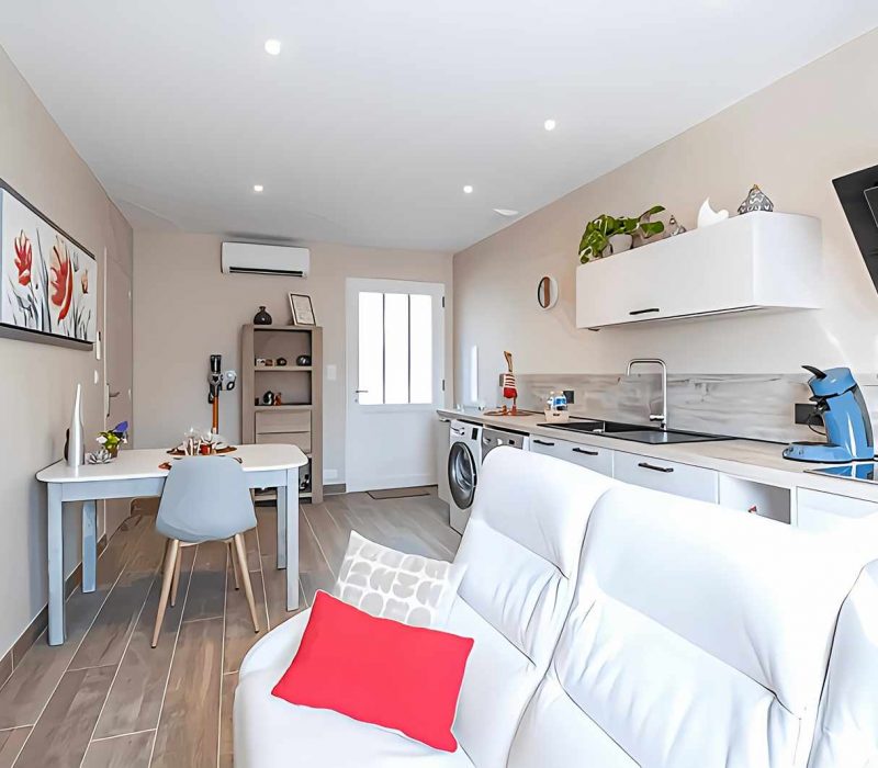 Séjour, salon, cuisine équipée